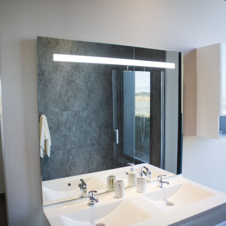 Miroir avec éclairage LED ELEGANCE - 120 cm x ht105 cm