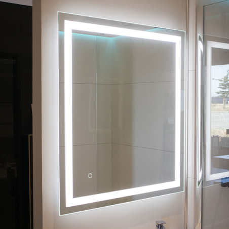 Miroir avec éclairage LED VISTA - 80 cm x 80 cm 