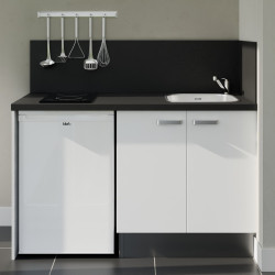 Kitchenette 140 cm blanche K17L-PT, crédence et plan de travail stratifié noir, plaque de cuisson et frigo blanc