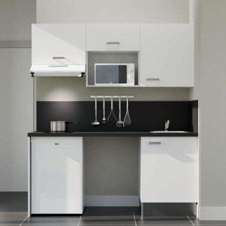 Kitchenette 180 cm K55L : façades blanches, plan de travail et crédences noir, frigo top, micro-ondes et hotte blanc