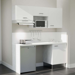 Kitchenette 180 cm K55L : façades blanches, plan de travail et crédences blanc, frigo top, micro-ondes et hotte gris